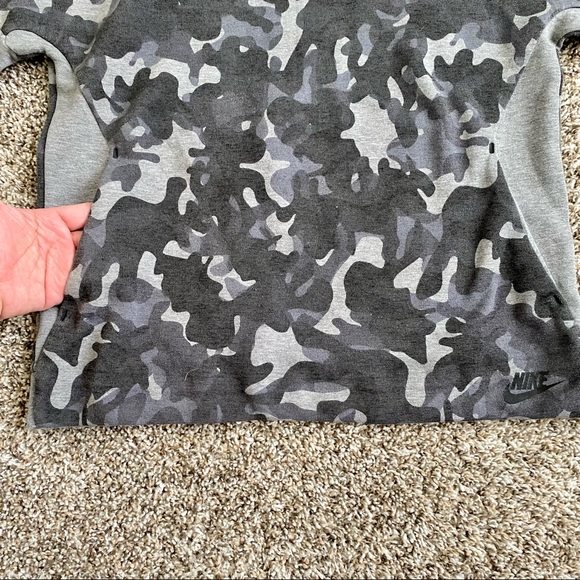 NIKE TECH CAMO SWEATSHIRT - Picture 4 of 6